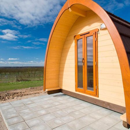 Ferien im Naturwagen Pod 3 Kröpelin Exterior foto