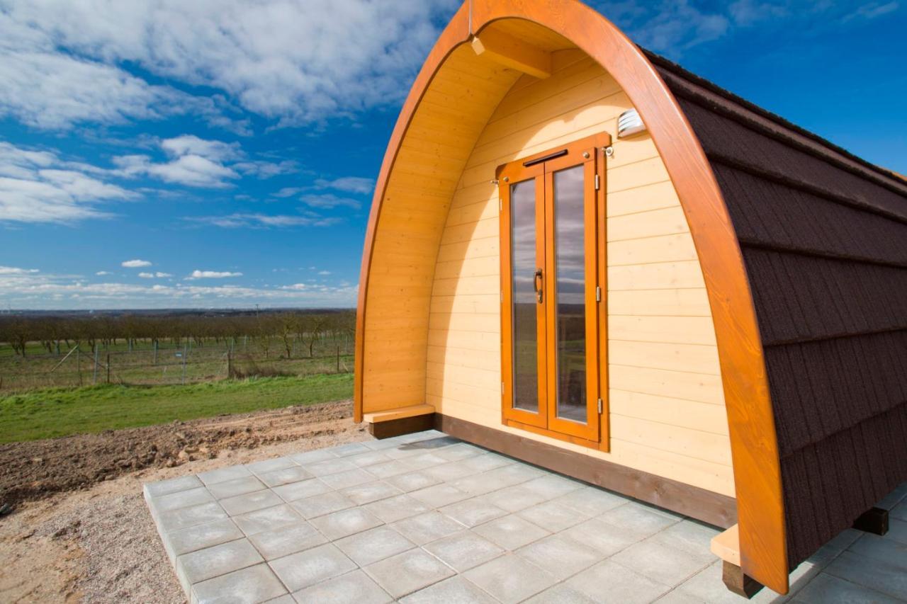 Ferien im Naturwagen Pod 3 Kröpelin Exterior foto